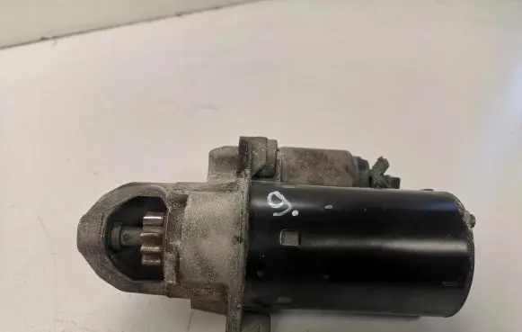 Audi A4 S4 B7 8E 8H Starter motor 06E911023C