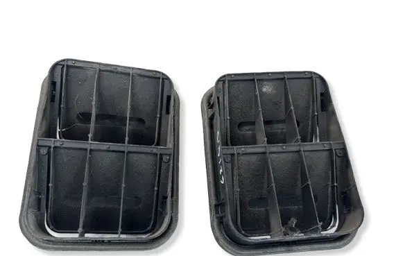 Nissan X-Trail T31 Quarter panel pressure vent 91166963