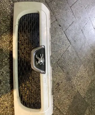 Peugeot Boxer Front bumper upper radiator grill 1308068070
