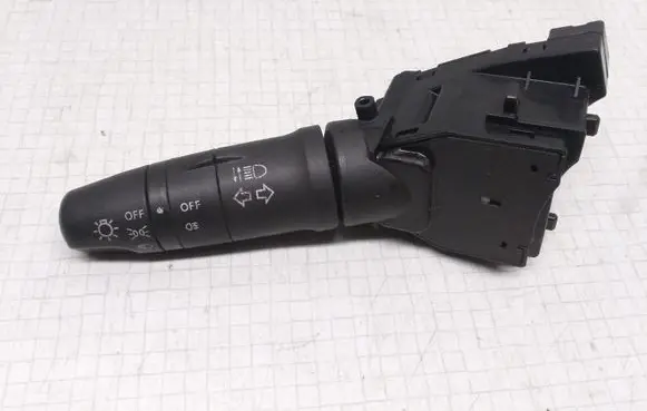 Nissan Primera Indicator stalk 25540AV620
