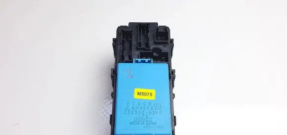 Mitsubishi Pajero Fuse module MR409898 M5075