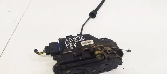 Skoda Octavia Mk2 (1Z) Front door lock 3D1837015