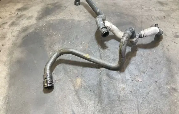 Land Rover Discovery Sport Engine coolant pipe/hose BJ328274AA