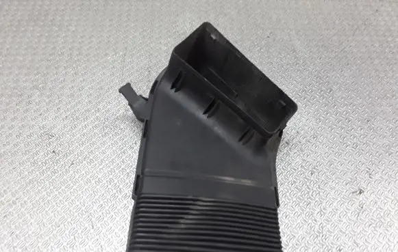 Audi A4 S4 B6 8E 8H Air intake duct part 8E0129617