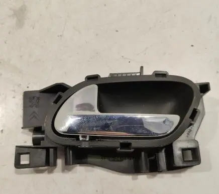 Rear door interior handle