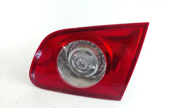 Tailgate rear/tail lights