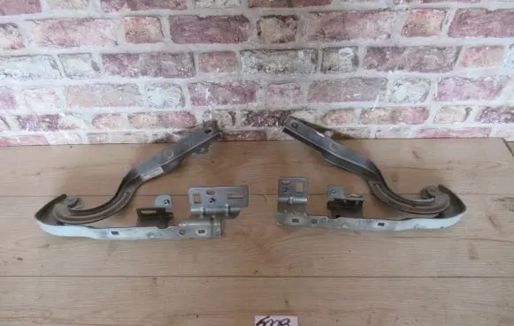 Peugeot 5008 Engine bonnet/hood hinges