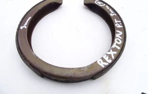 SsangYong Rexton Handbrake/parking brake pads 