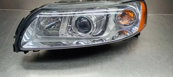 Volvo V70 Headlights/headlamps set 31111180 89901808