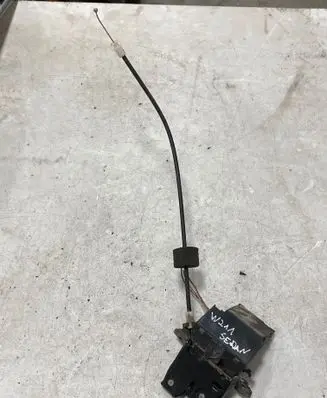 Mercedes-Benz E W211 Loading door lock A1717500085 A1717500185