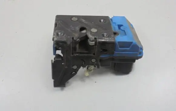 Volvo V70 Front door lock