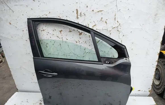 Peugeot 208 I Front door 