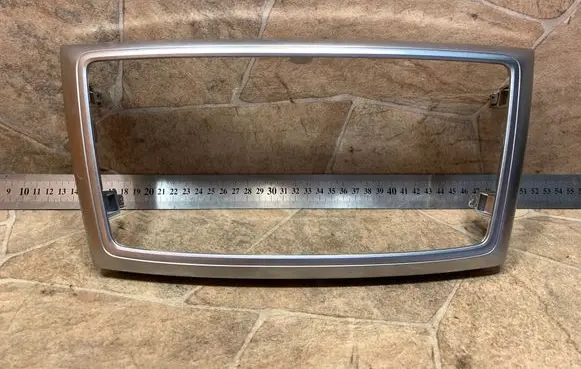 Radio/GPS head unit trim