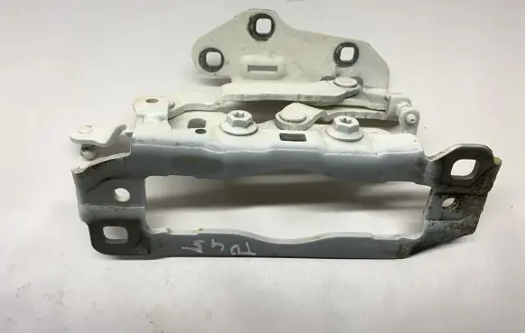 Mercedes-Benz CLS C218 X218 Engine bonnet/hood hinges A2048800828