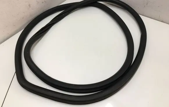 Volkswagen Golf VI Rubber seal rear door 5K6867913