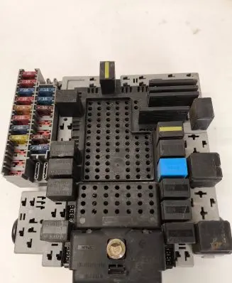 Volvo V70 Fuse box set 08696040 08696000 06W222
