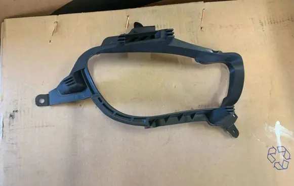 Jeep Cherokee Headlight/headlamp mounting bracket PCR30020AL