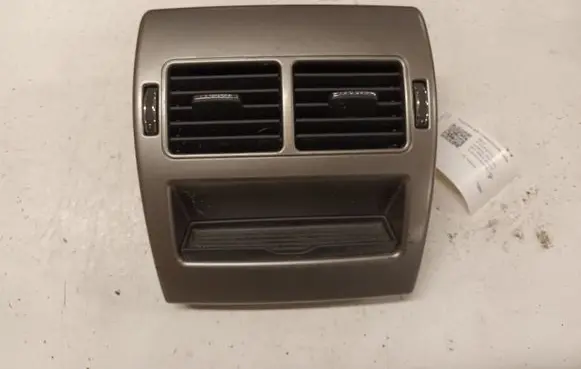 Rear air vent grill