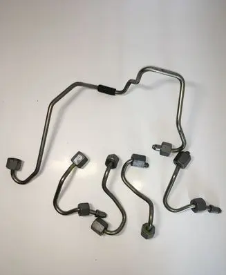 Toyota Avensis T270 Fuel injector supply line/pipe 