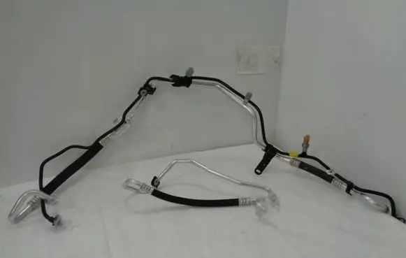 Peugeot 2008 I Air conditioning (A/C) pipe/hose 9825231780