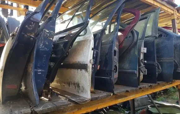 Ford Scorpio Rear door melynos