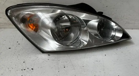 KIA Ceed Headlight/headlamp 921021H000
