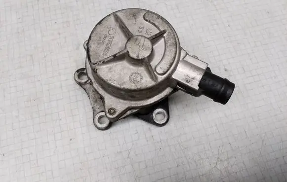 Renault Megane I Vacuum pump