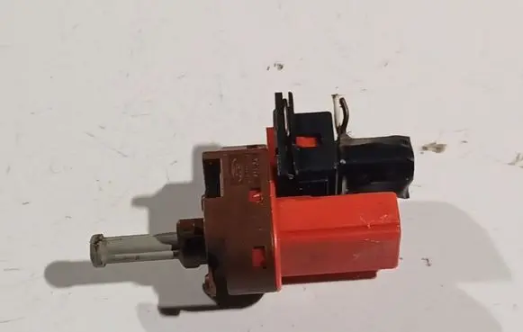 Ford Mondeo Mk III Brake pedal sensor switch 95BB7C534AC
