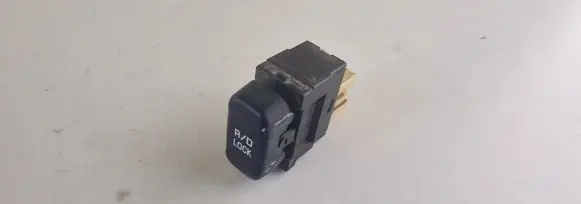Mitsubishi L200 Differential lock switch 