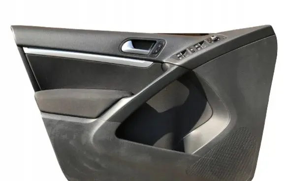 Volkswagen Tiguan Front door card panel trim 5N0867011
