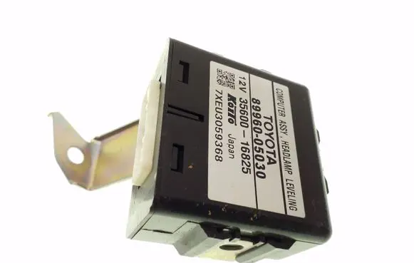 Toyota Avensis T250 Xenon control unit/module 8996005030 3560016825