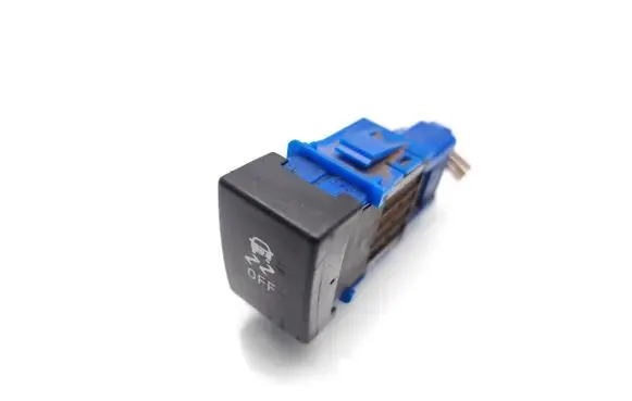 Isuzu D-Max DTC switch M42185