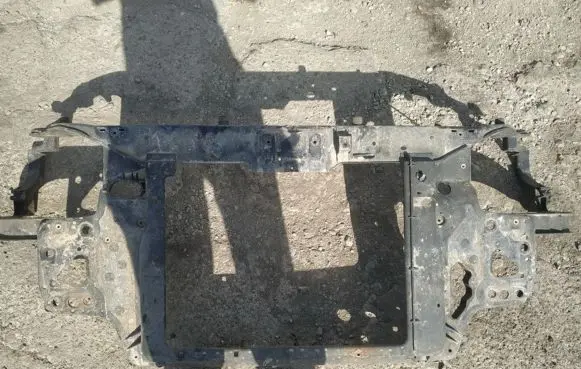 Hyundai Getz Radiator support slam panel