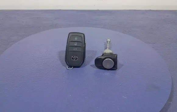 Toyota Corolla E10 Ignition lock B3H2K2R