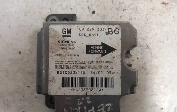 Opel Zafira A Airbag control unit/module 09229303 330518650 BGS0630812W