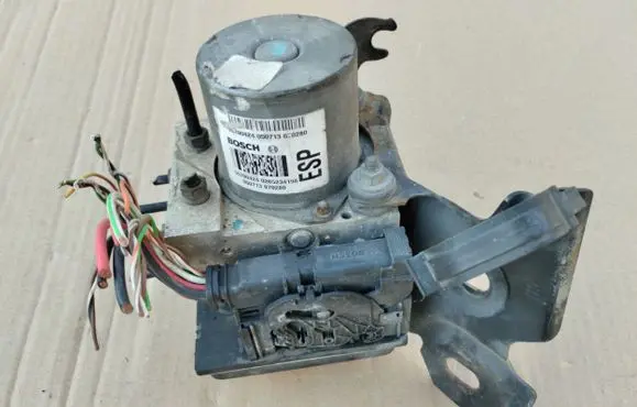 Fiat Grande Punto ABS Pump 55700424 0265234198