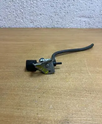 Toyota Avensis T270 Engine mount vacuum valve 9091012281 F5357