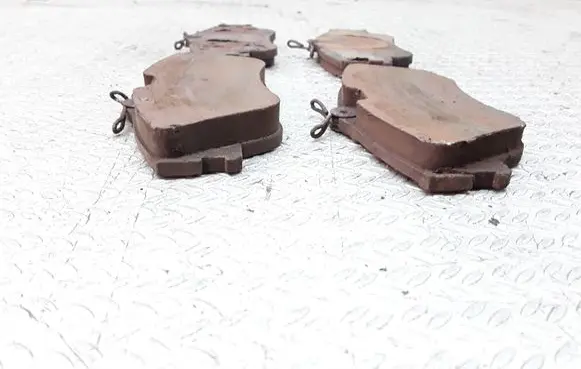Volkswagen Transporter - Caravelle T4 Brake pads (front) 
