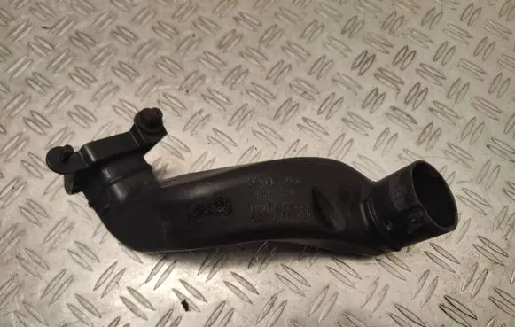 Volvo V40 Air intake duct part 31319359 U37QA