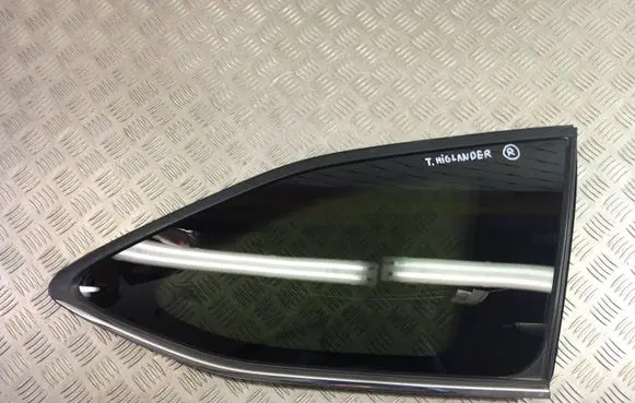 Toyota Highlander XU70 Rear side window