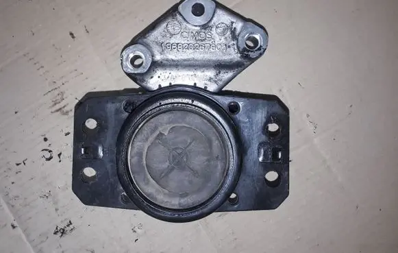 Peugeot 308 Engine mount bracket 196820267801 9636270080 9636583980
