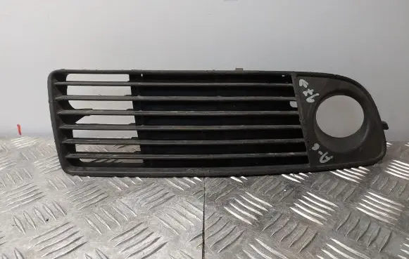 Audi A6 S6 C5 4B Front bumper lower grill 4B0807682