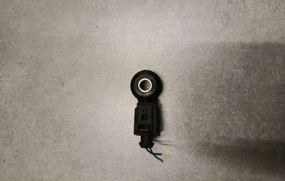 Volkswagen Tiguan Detonation knock sensor 030905377D