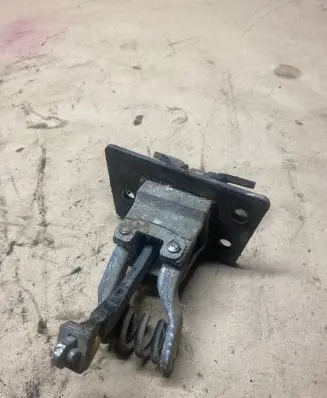 Volkswagen Transporter - Caravelle T5 Tailgate/trunk/boot hinge