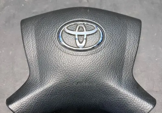 Toyota Avensis T250 Steering wheel airbag 4513005112 61556050B 565D03RX1321398