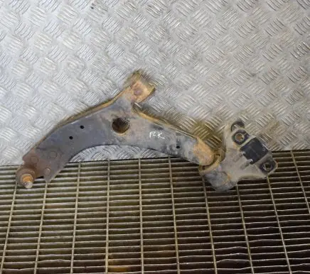 Ford Focus Front lower control arm/wishbone BV613A262AAA