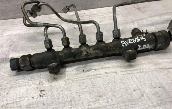 Toyota Avensis T270 Fuel main line pipe GVEV515