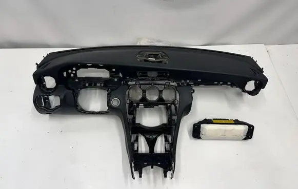 Mercedes-Benz C W205 Dashboard