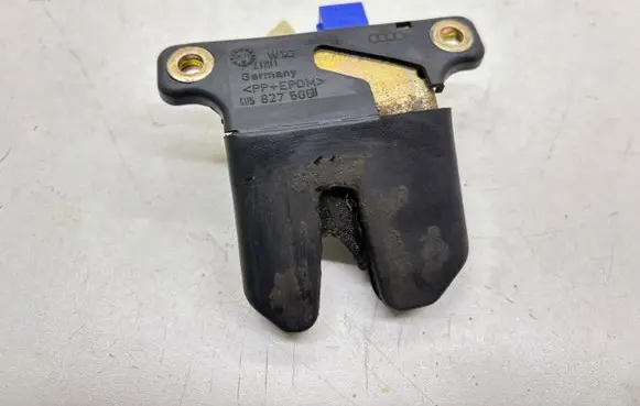 Audi A6 S6 C5 4B Tailgate/trunk/boot lock/catch/latch 4B5827505D