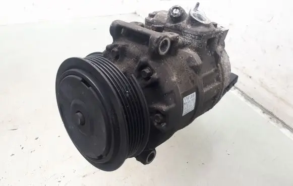 Volkswagen Golf V Air conditioning (A/C) compressor (pump) 1K0820859C